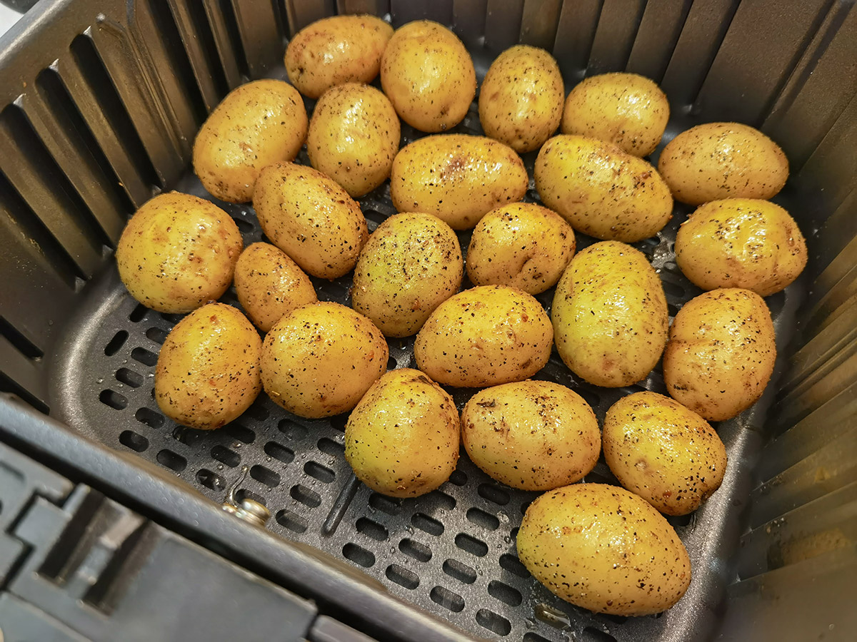 Review: COSORI 5.8QT Air Fryer From Amazon mini potatoes