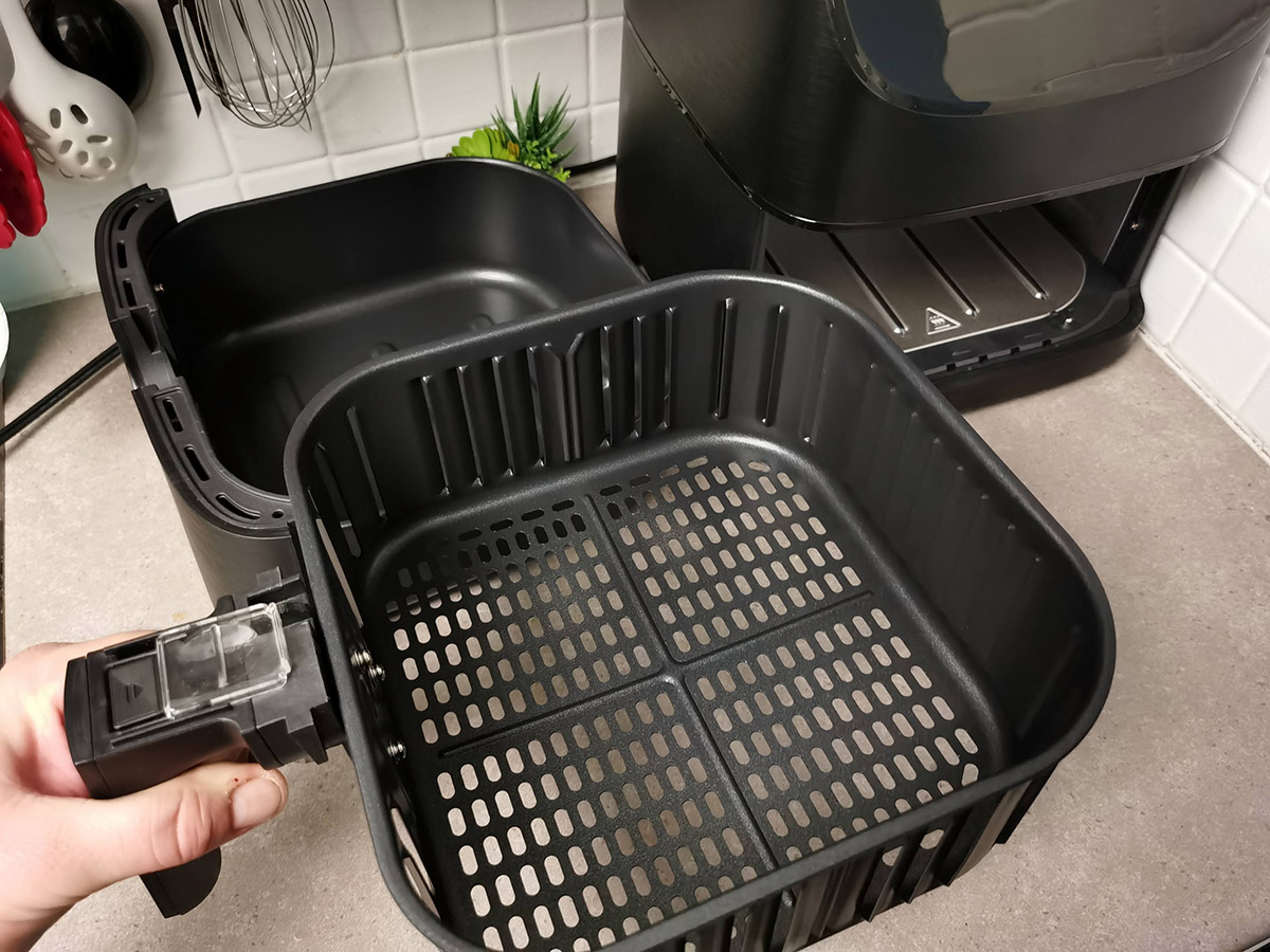 https://crackmacs.ca/wp-content/uploads/2020/11/COSORI_5.8qt_air_fryer_Amazon_on_the_kitchen_countertop_frying_basket_comes_apart.jpg